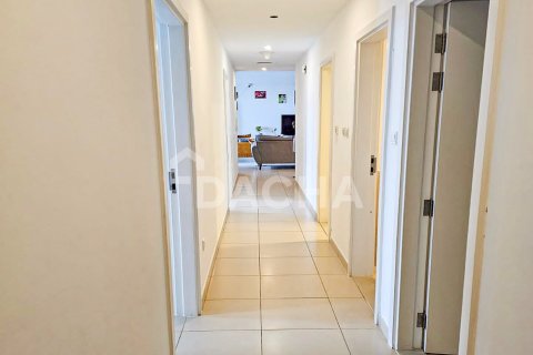 Apartment de 3 dormitorios en Hayat Boulevard, UAE No. 161240 6