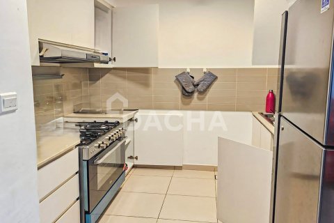 Apartment de 3 dormitorios en Hayat Boulevard, UAE No. 161240 4