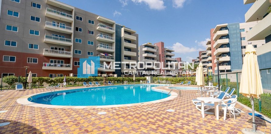 Apartment de 3 dormitorios en Al Reef, UAE No. 88193