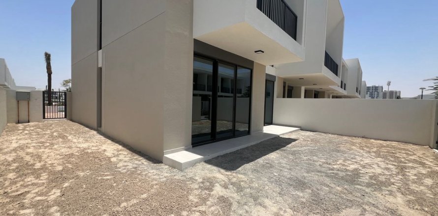 Townhouse de 4 chambres à Town Square, UAE No. 100010