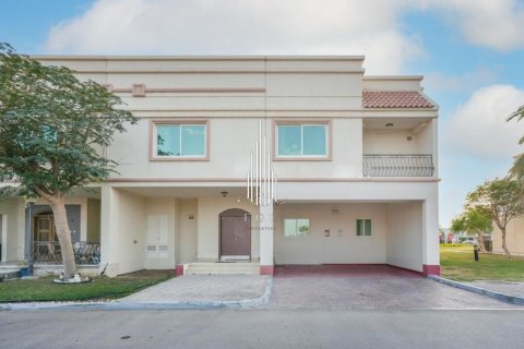 Villa de 4 chambres à Abu Dhabi, UAE No. 28018 1