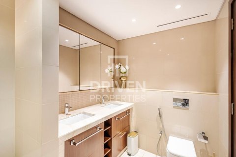 Apartment de 2 dormitorios en Boulevard Point, UAE No. 202779 13