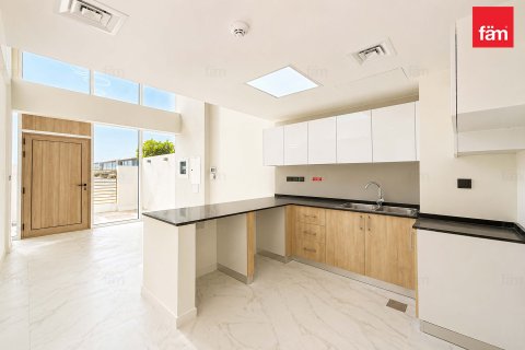 2 bedrooms Townhouse in Dubai, UAE No. 169392 5