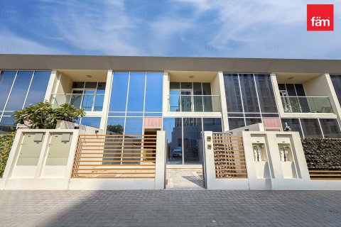 2 bedrooms Townhouse in Dubai, UAE No. 169392
