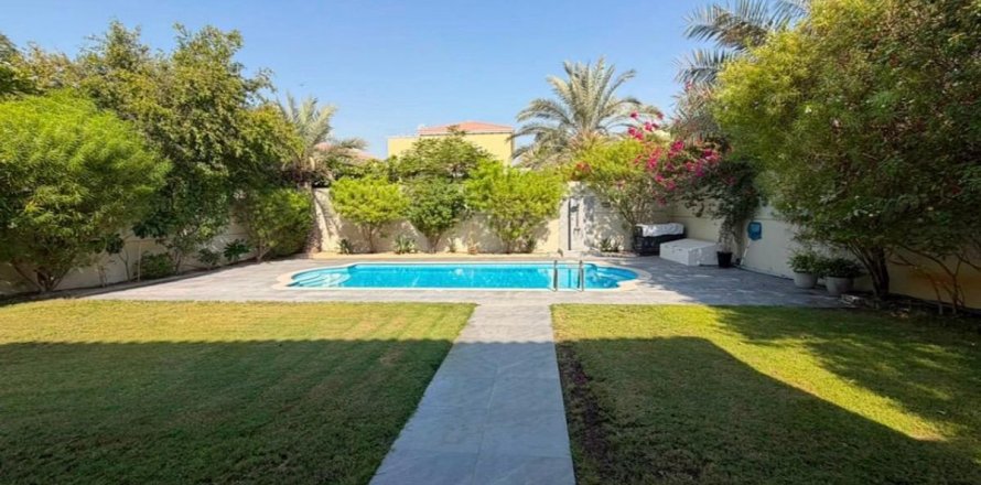 4 bedrooms Villa in Jumeirah Park, UAE No. 188272