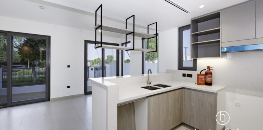 Вилла с 4 спальнями  №131592