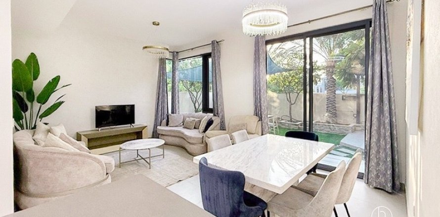 4 bedrooms Villa  No. 131596