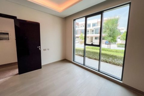 6 bedrooms Townhouse in DAMAC Hills (Akoya by DAMAC), UAE No. 163062
