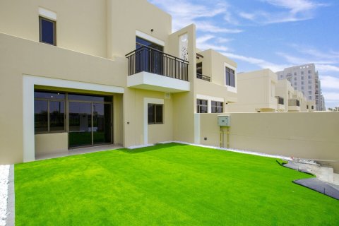 Townhouse de 3 dormitorios en Town Square, UAE No. 163059 4