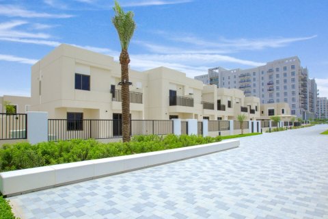 Townhouse de 3 dormitorios en Town Square, UAE No. 163059 3