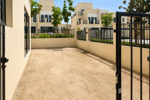 5 bedrooms Townhouse in Damac Lagoons, UAE No. 199760 4