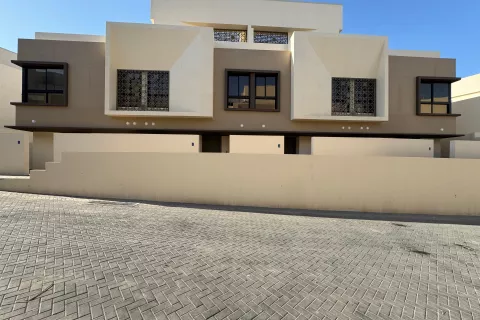 3 bedrooms Villa in Muscat, Oman No. 106725 2