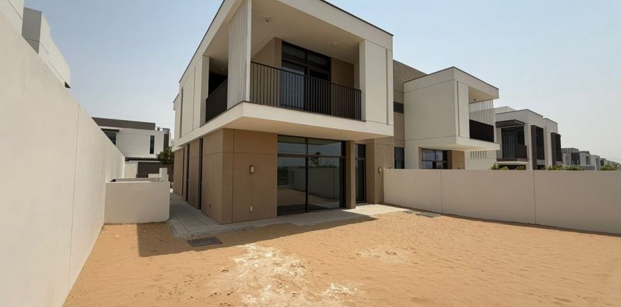 4 bedrooms Villa  No. 108309