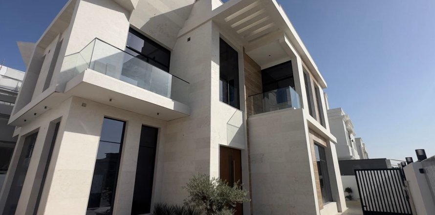 6 bedrooms Villa in Dubai, UAE No. 143407