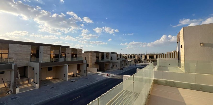 Villa de 3 dormitorios en District 11, UAE No. 142944