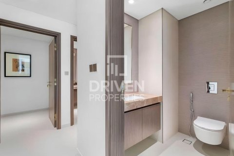 Квартира с 2 спальнями в EMAAR Beachfront, ОАЭ №192630 11