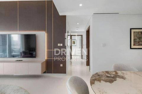 Квартира с 2 спальнями в EMAAR Beachfront, ОАЭ №192630 8