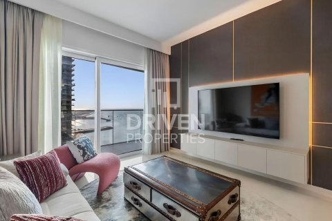Квартира с 2 спальнями в EMAAR Beachfront, ОАЭ №192630 3