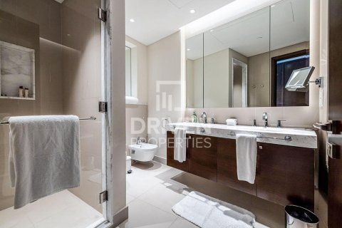 Квартира с 3 спальнями в The Address Residence Fountain Views, ОАЭ №192625 20