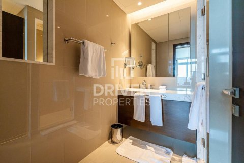 Квартира с 3 спальнями в The Address Residence Fountain Views, ОАЭ №192625 21