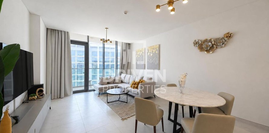 Apartment de 2 dormitorios en District One, UAE No. 204031