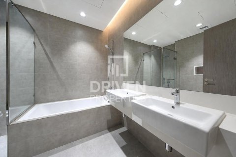 Apartment de 2 dormitorios en District One, UAE No. 204031 17