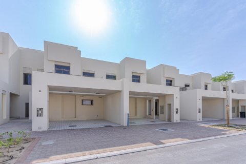 3 bedrooms Apartment in Town Square, UAE No. 147471 30