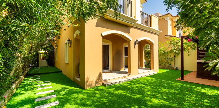 3 bedrooms Townhouse in Dubai, UAE No. 148503