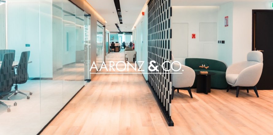 368m² Office in Jumeirah Lake Towers, UAE No. 132740