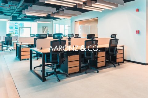368m² Office in Jumeirah Lake Towers, UAE No. 132740 16
