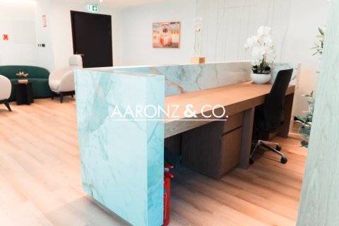 368m² Office in Jumeirah Lake Towers, UAE No. 132740 5