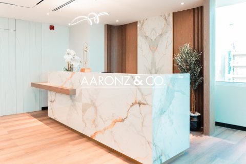 368m² Office in Jumeirah Lake Towers, UAE No. 132740 4