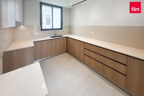 Villa de 4 dormitorios  No. 105523 6