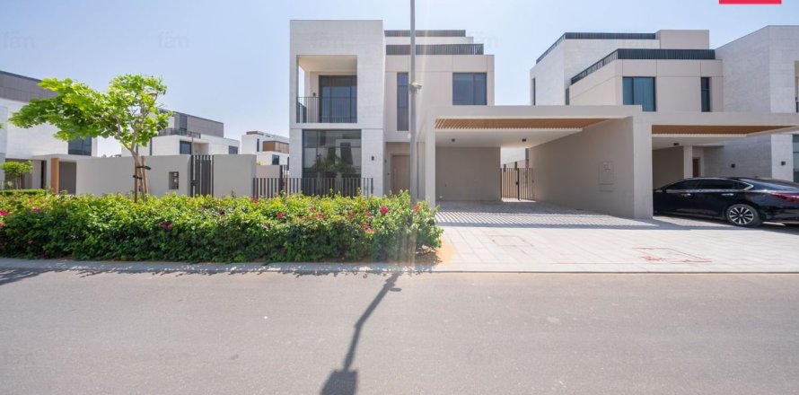 Townhouse de 4 dormitorios en Dubai, UAE No. 163848