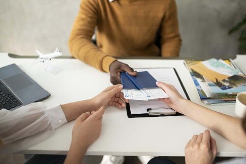 Obtaining a residence permit in Oman - 2025