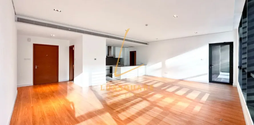 3 bedrooms Apartment in Al Wasl, UAE No. 198877