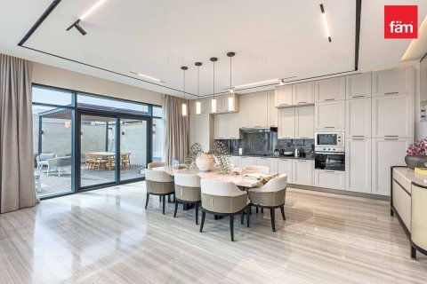 6 bedrooms Villa in Dubai, UAE No. 103251 6