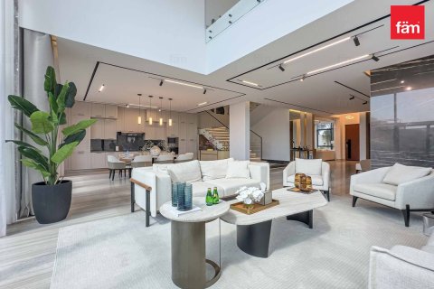 6 bedrooms Villa in Dubai, UAE No. 103251 3