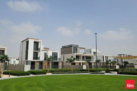 4 bedrooms Villa in Dubai, UAE No. 149261 3