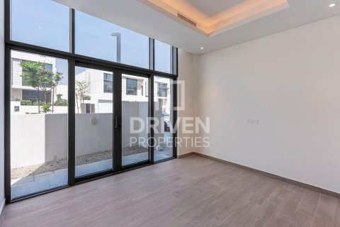 Вилла с 4 спальнями в District One, ОАЭ №209358 8