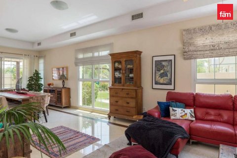 3 bedrooms Villa in Dubai, UAE No. 168723 3