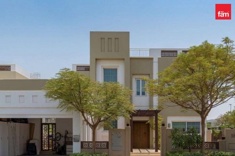 3 bedrooms Villa in Dubai, UAE No. 168723 8