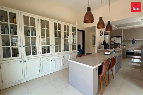 3 bedrooms Villa in Dubai, UAE No. 168723 6
