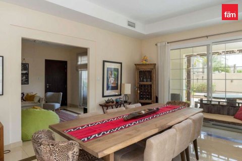 3 bedrooms Villa in Dubai, UAE No. 168723 5