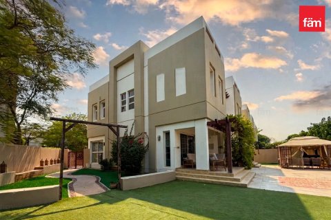 3 bedrooms Villa in Dubai, UAE No. 168723 7