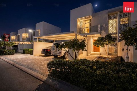 3 bedrooms Townhouse in Dubai, UAE No. 168722