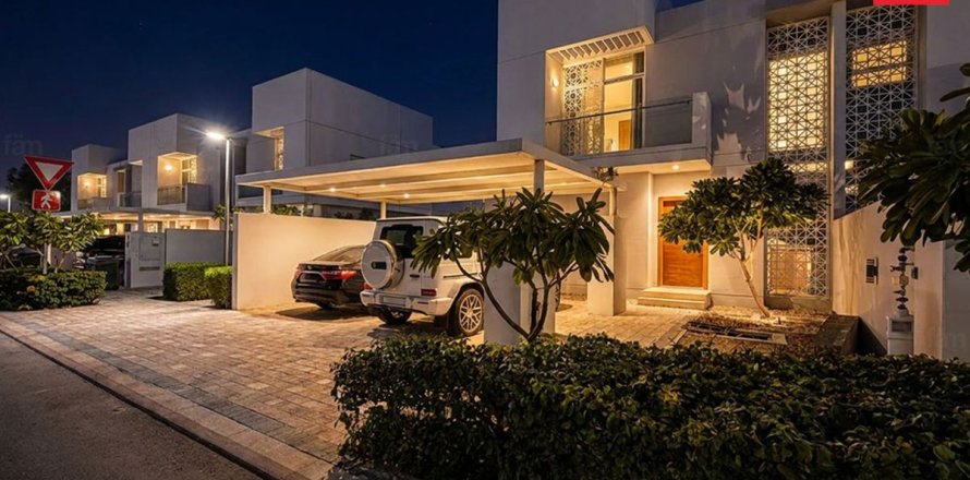 3 bedrooms Townhouse in Dubai, UAE No. 168722