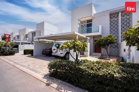 3 bedrooms Townhouse in Dubai, UAE No. 168722 11