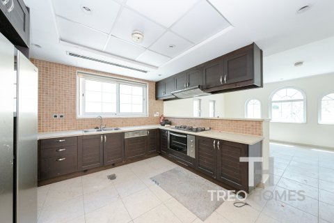 3 غرف نوم فيلا في Legacy, الإمارات العربية المتحدة رقم 76409 16