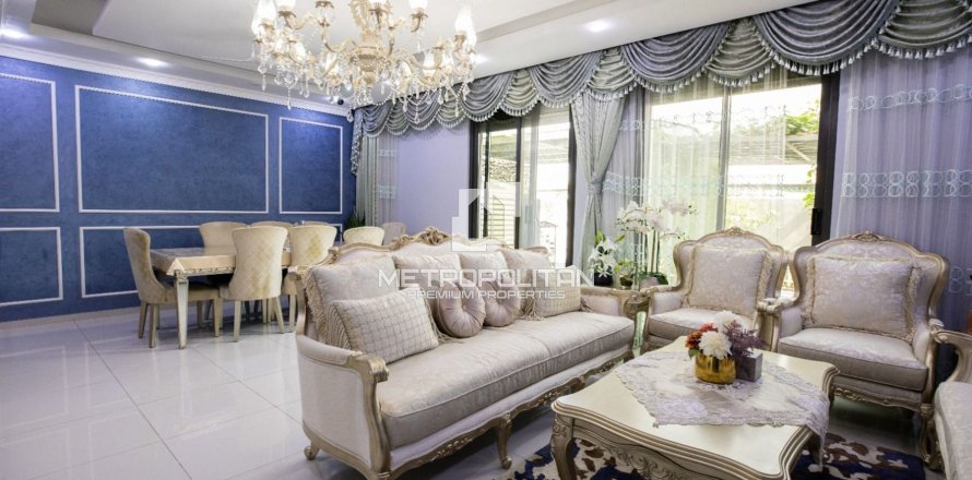 5 bedrooms Townhouse No. 128866